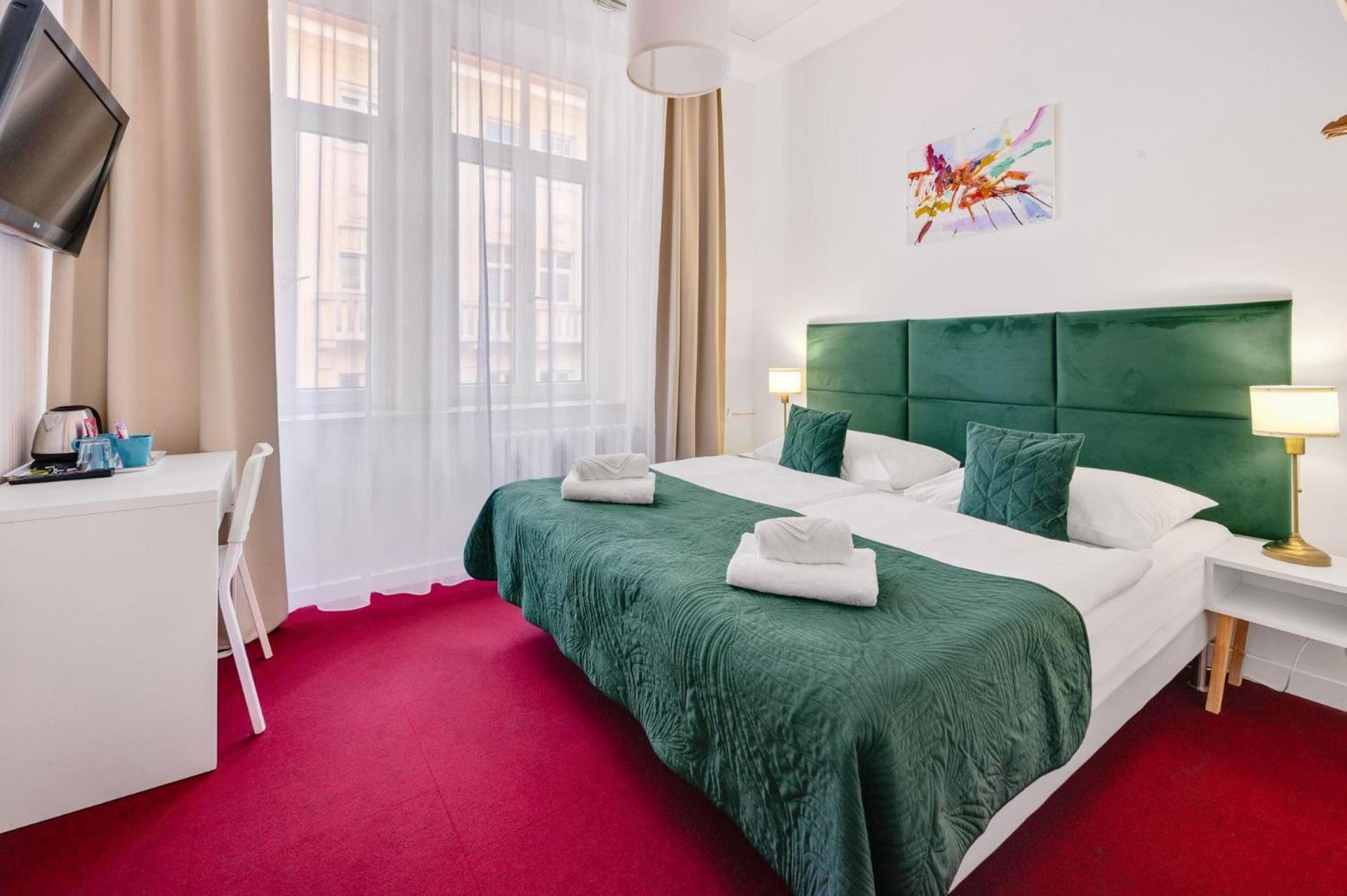 Hotel Elisabeth Old Town 3*
