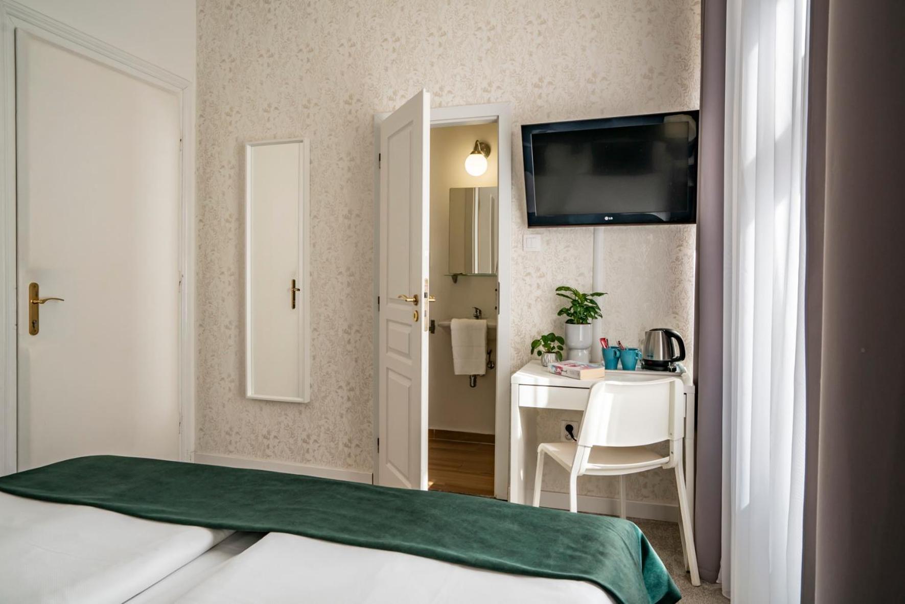 Hotel Elisabeth Old Town 3*