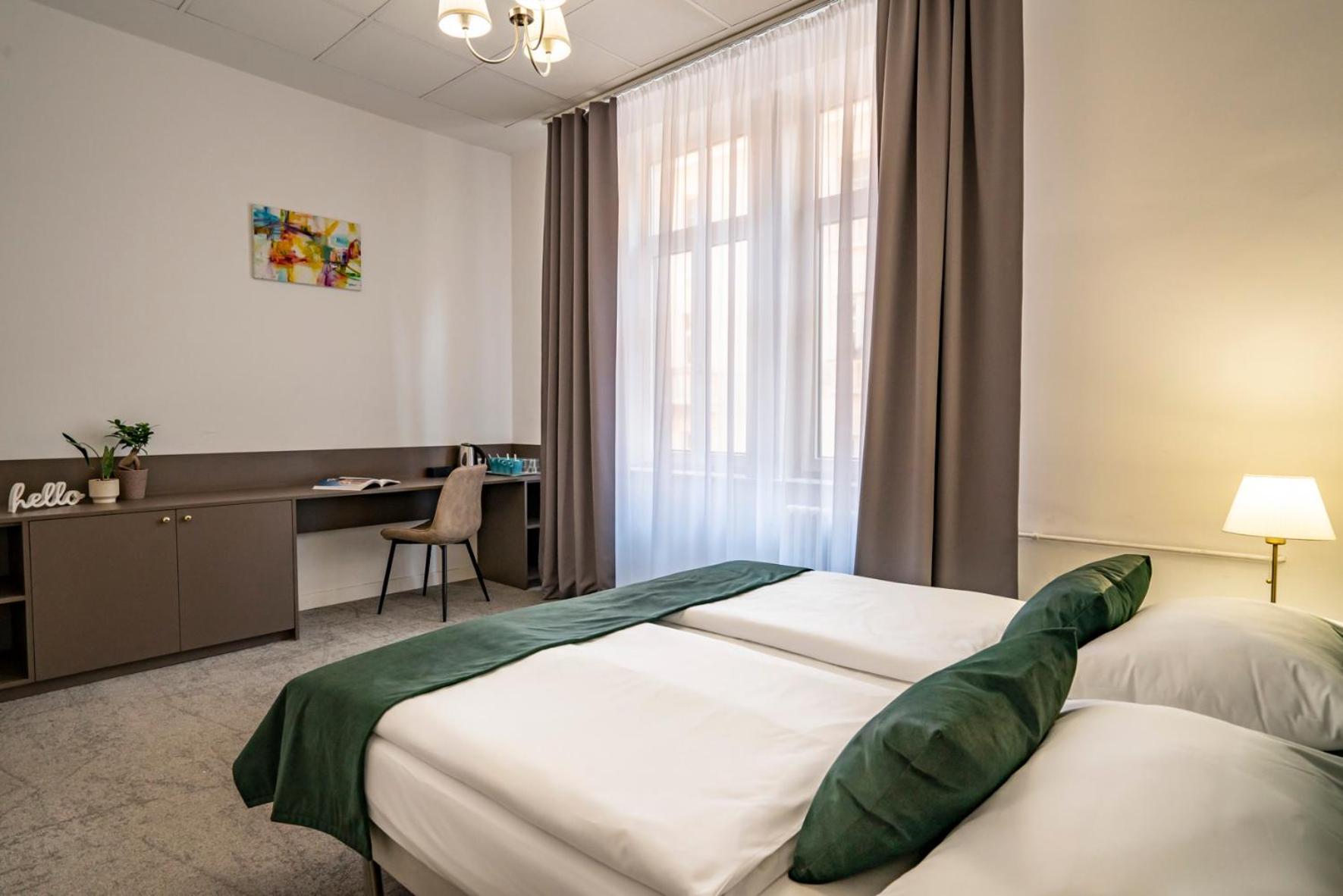 Elisabeth Old Town Hotel