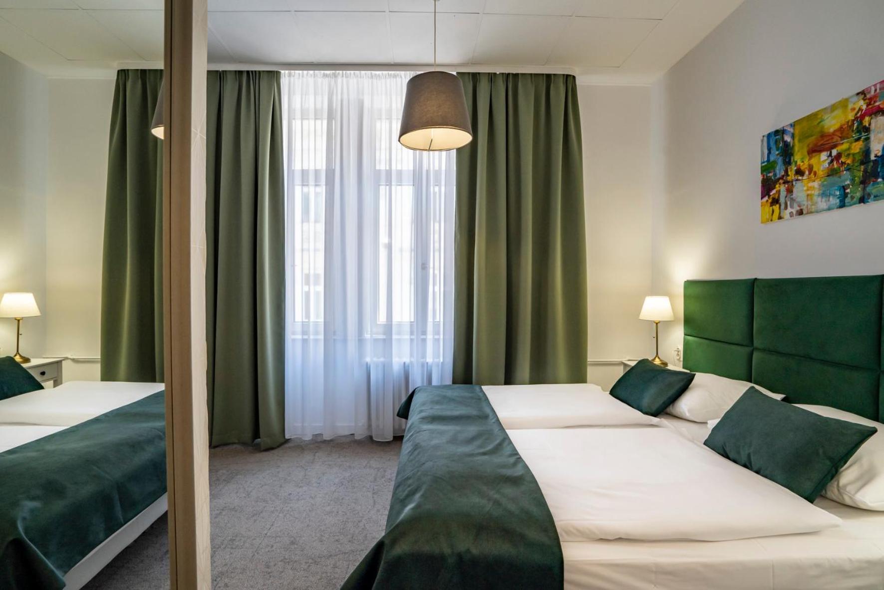 Elisabeth Old Town Hotel 3*