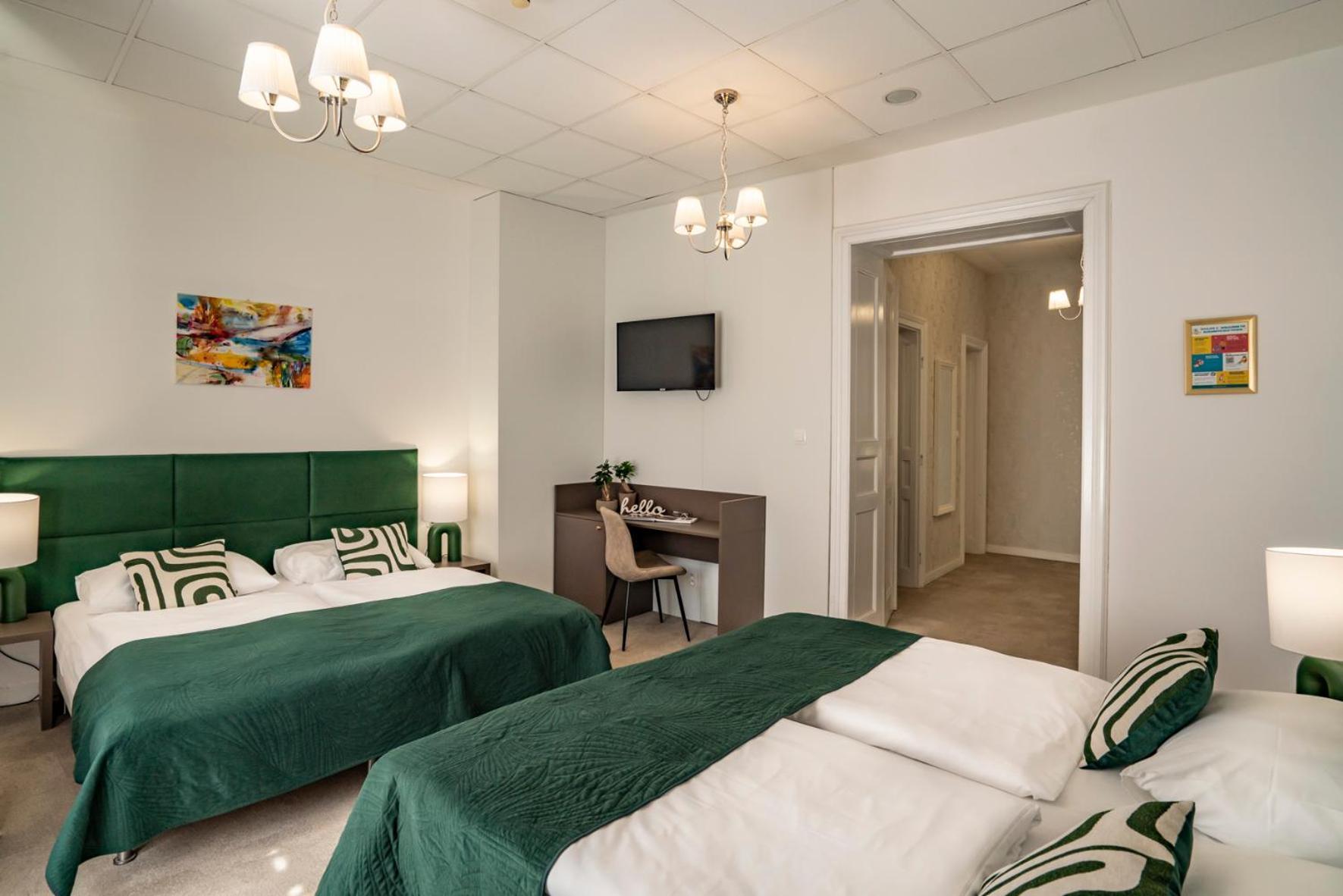 Hotel Elisabeth Old Town 3*