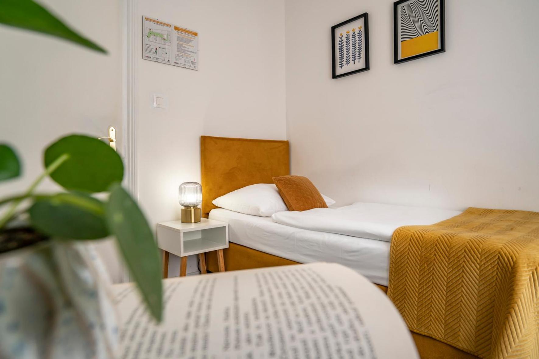 Elisabeth Old Town Hotel 3*