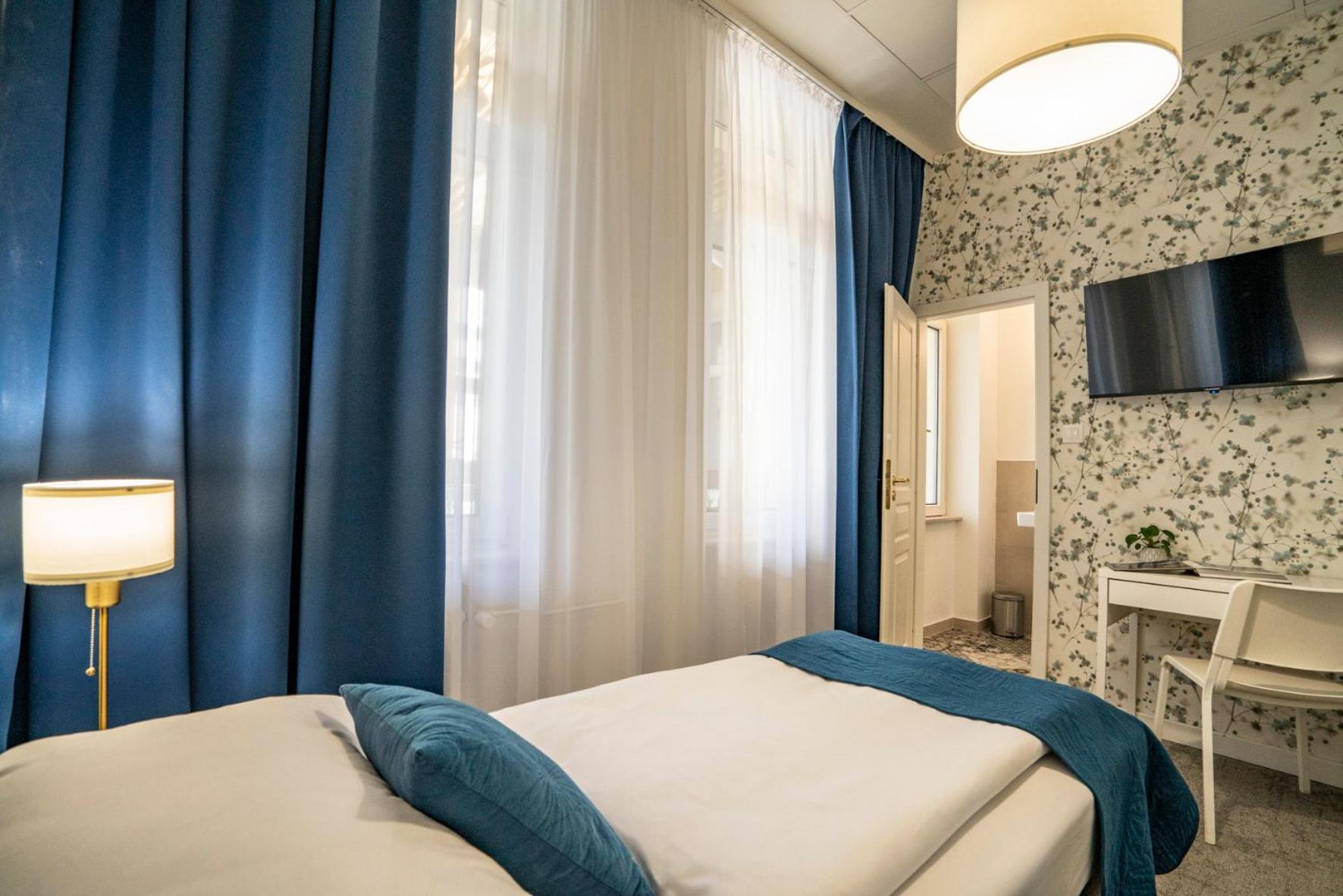 Hotel Elisabeth Old Town 3*