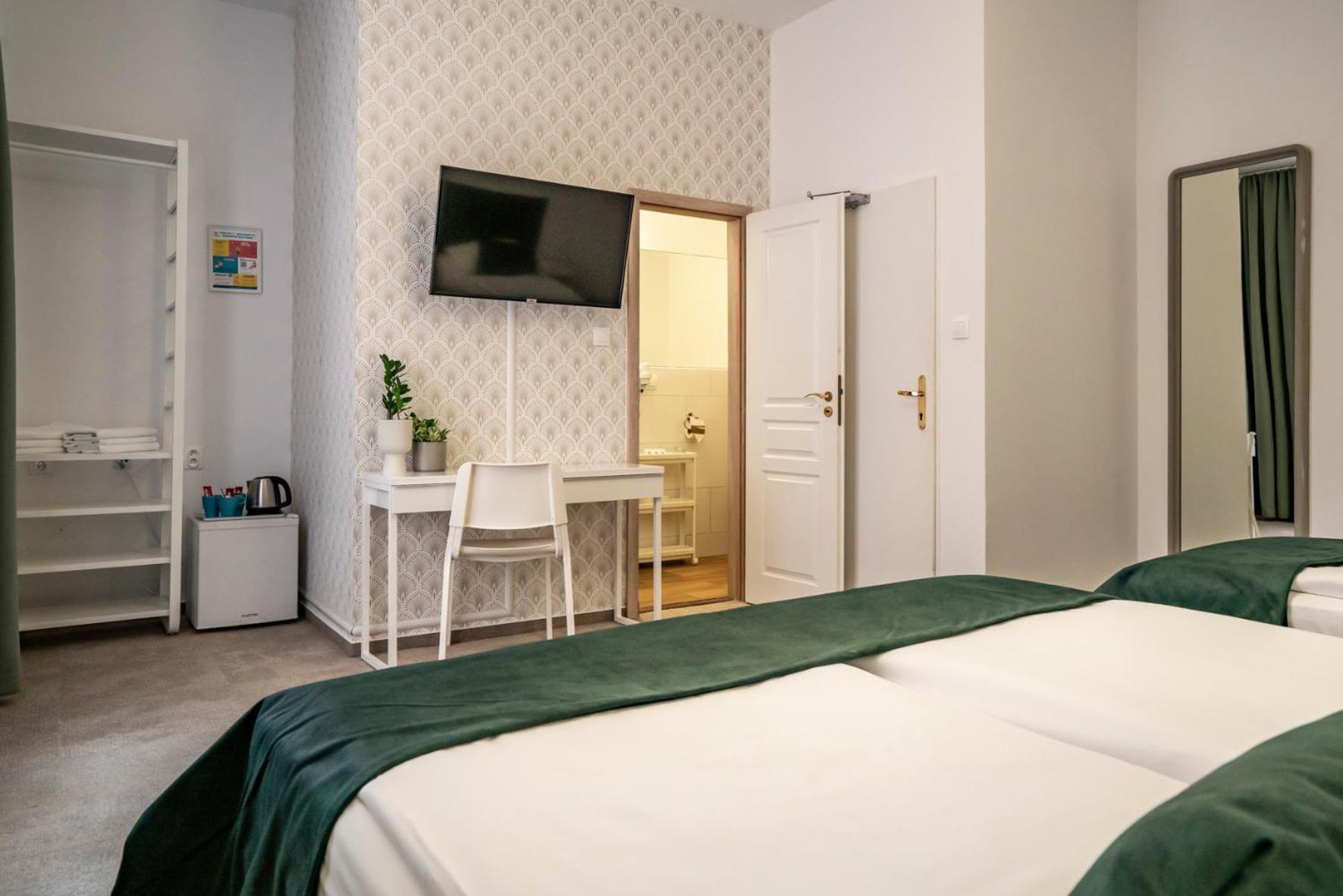 Elisabeth Old Town Hotel