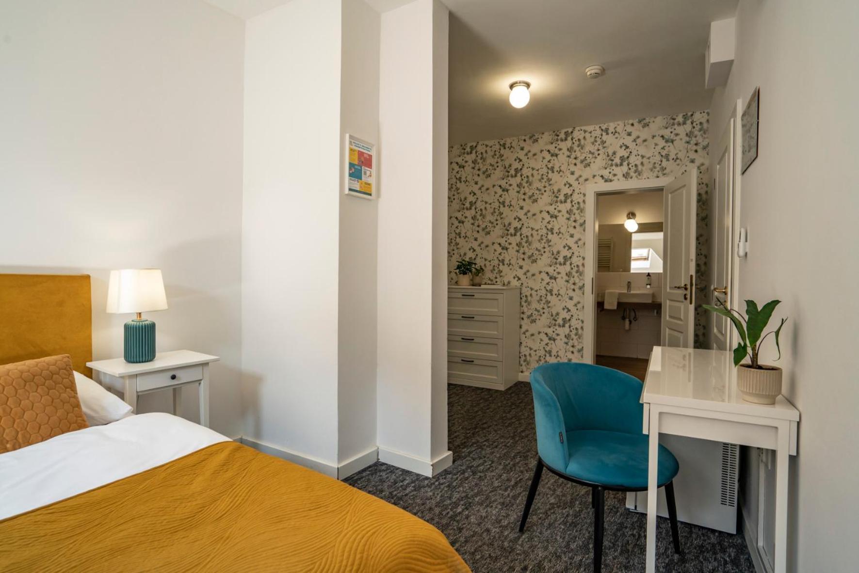 Elisabeth Old Town Hotel 3*